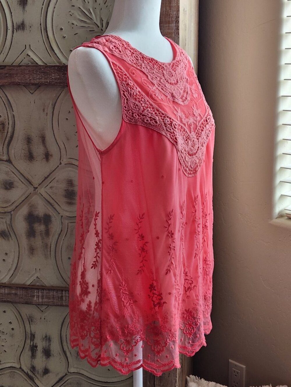 Zinga Sheer Embroidered Lace Coral Pink Sleeveless Blouse | Large